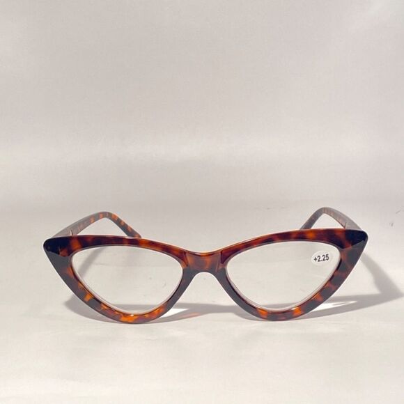 1343 Emma Cateye Reading Glasses 2.25 Tortoise Readers NWT